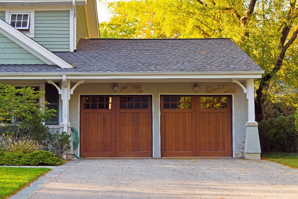 Essential Garage Door Maintenance Tips for the Fall Season
